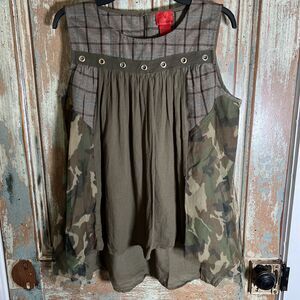 V Cristina Large Camouflage Sleeveless Blouse With Tulle/Netting